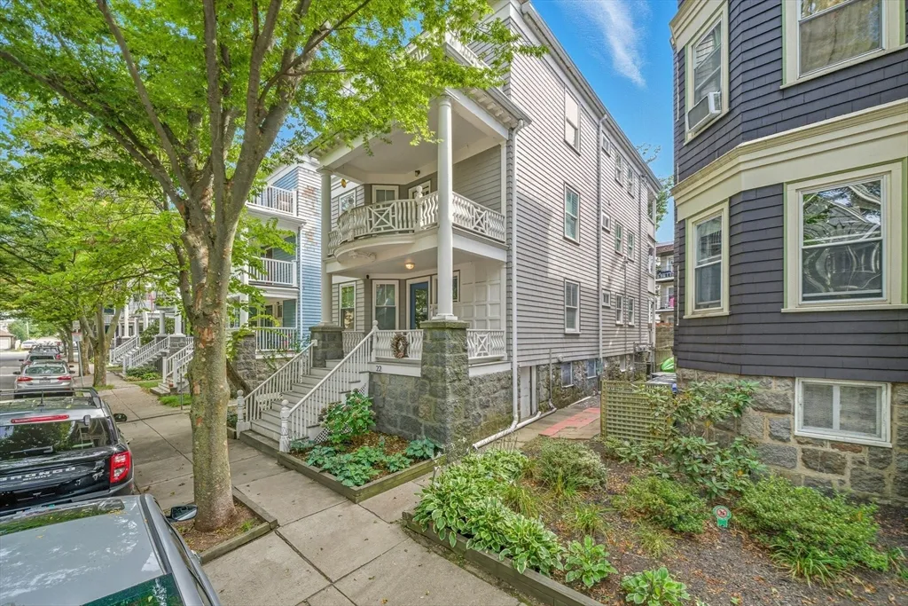 3 bed, 1 bath apartment for rent at 22 Trescott Unit 3, Dorchester