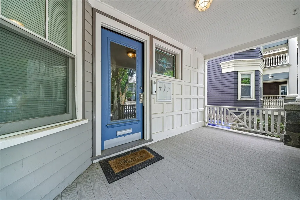 3 bed, 1 bath apartment for rent at 22 Trescott Unit 3, Dorchester — photo 2 of 22