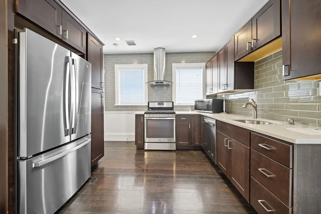 3 bed, 1 bath apartment for rent at 22 Trescott Unit 3, Dorchester — photo 18 of 22
