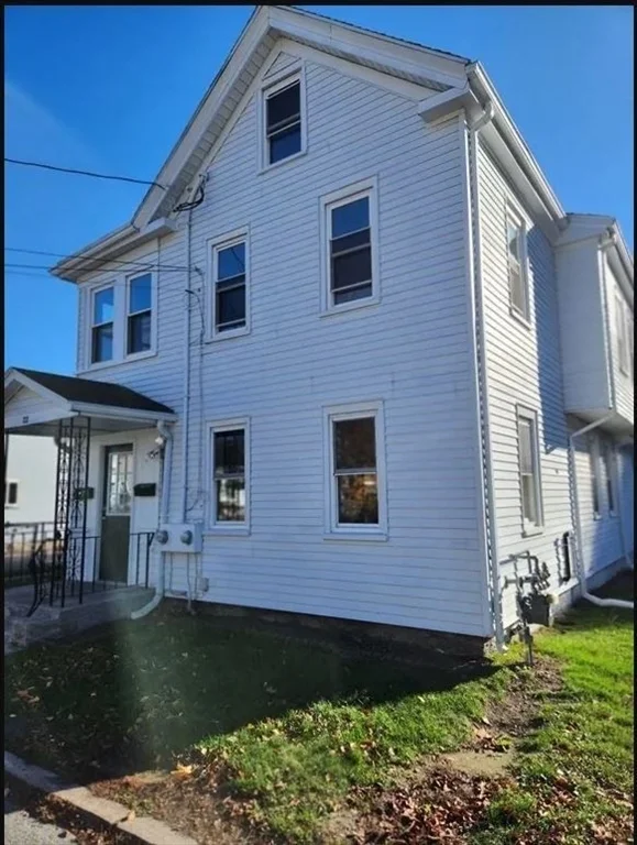 2 bed, 1 bath apartment for rent at 22 Voses Ct Unit 2, Stoughton
