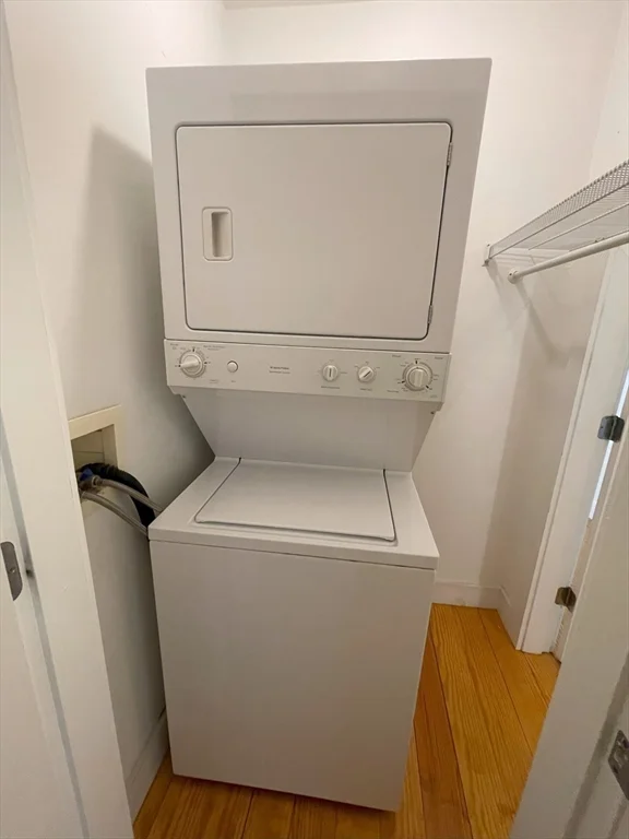 2 bed, 1 bath apartment for rent at 22 Walnut Pl Unit 1, Newtonville — photo 8 of 9