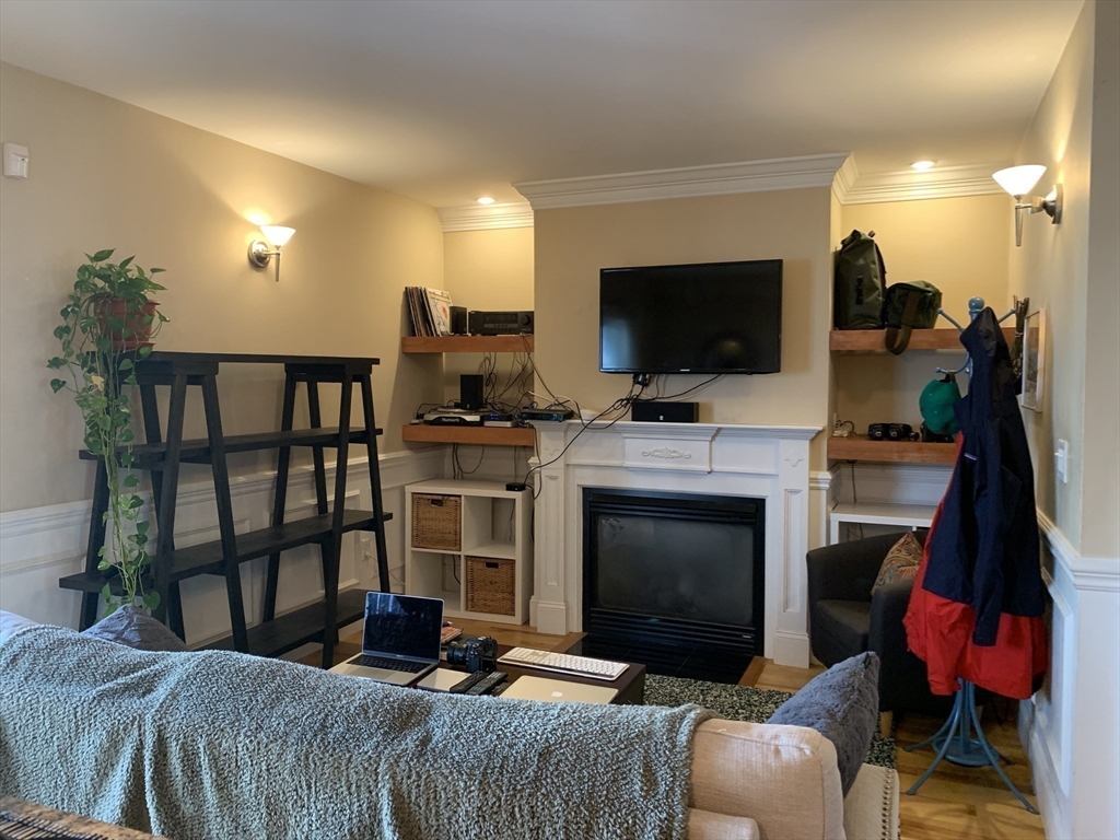2 bed, 1 bath apartment for rent at 22 Ward St Unit 2, South Boston — photo 5 of 15