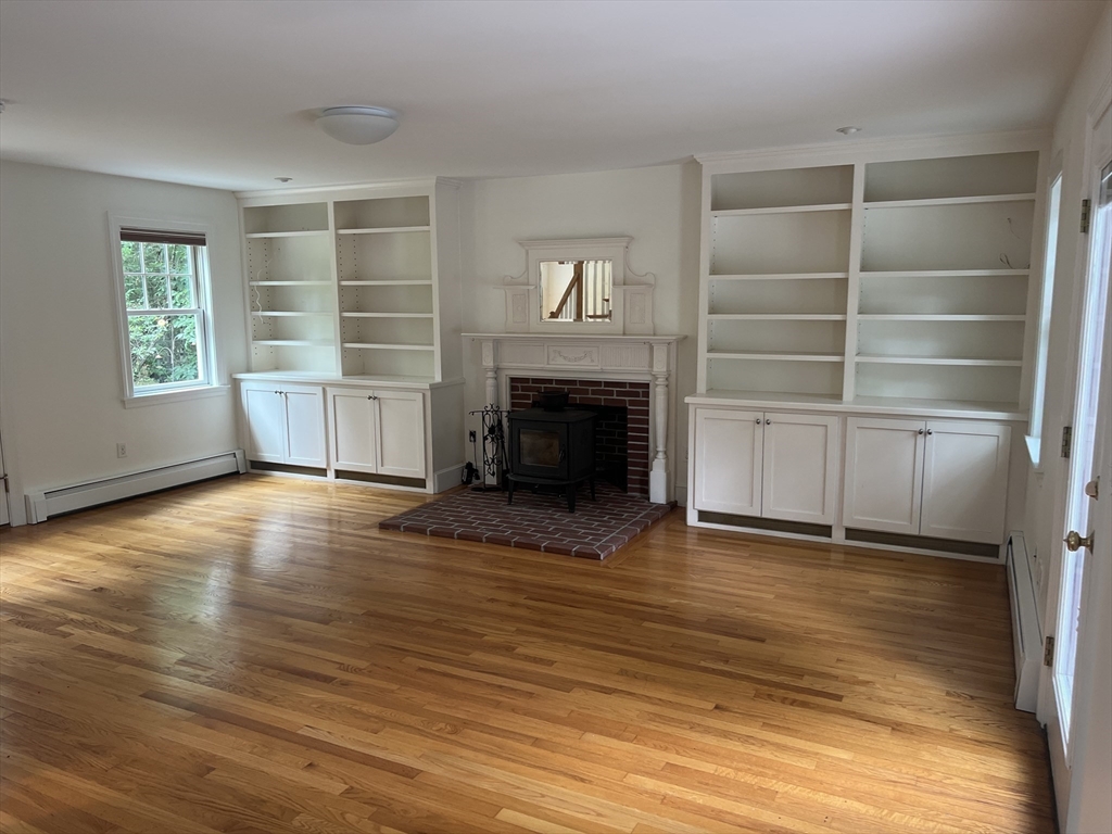 2 bed, 2 bath apartment for rent at 22 Warren Ln, Weston — photo 11 of 24
