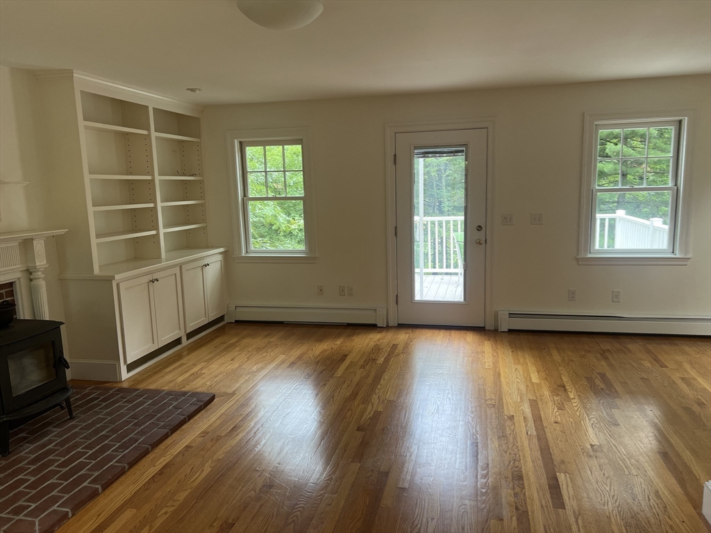 2 bed, 2 bath apartment for rent at 22 Warren Ln, Weston — photo 12 of 24