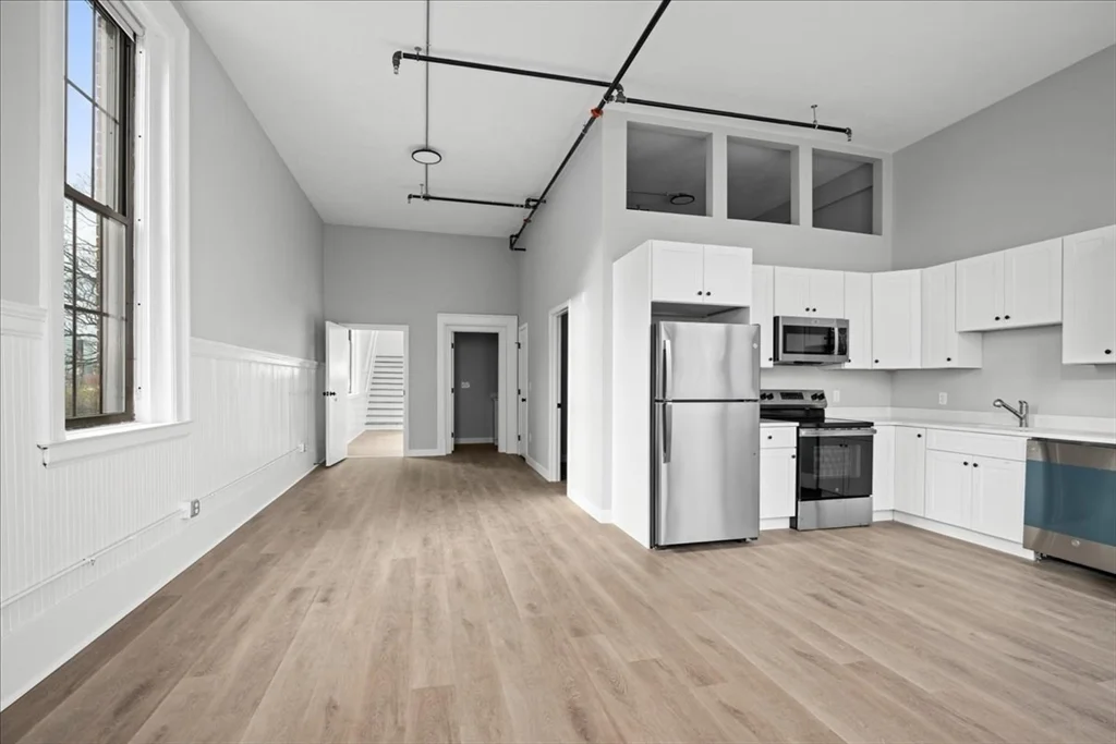 1 bed, 1 bath apartment for rent at 22 Waverly St Unit 102, Worcester — photo 10 of 13