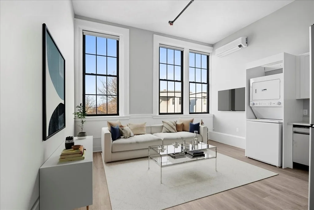 1 bed, 1 bath apartment for rent at 22 Waverly St Unit 102, Worcester
