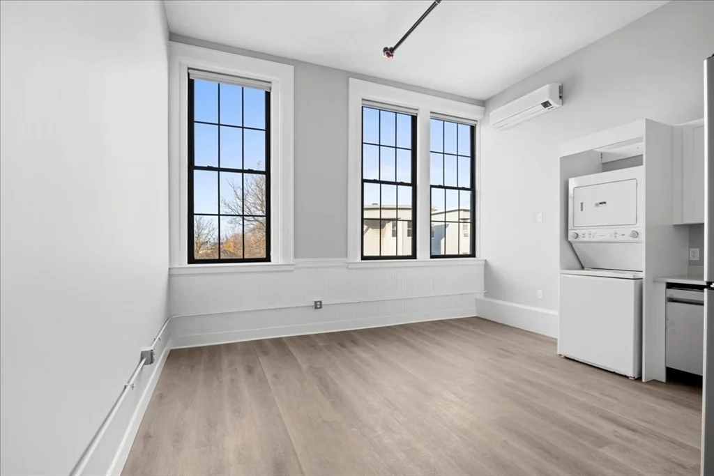 1 bed, 1 bath apartment for rent at 22 Waverly St Unit 102, Worcester — photo 7 of 13