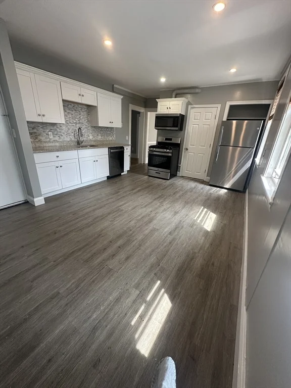 3 bed, 1 bath apartment for rent at 22 Wellington St Unit 2, Waltham — photo 3 of 22
