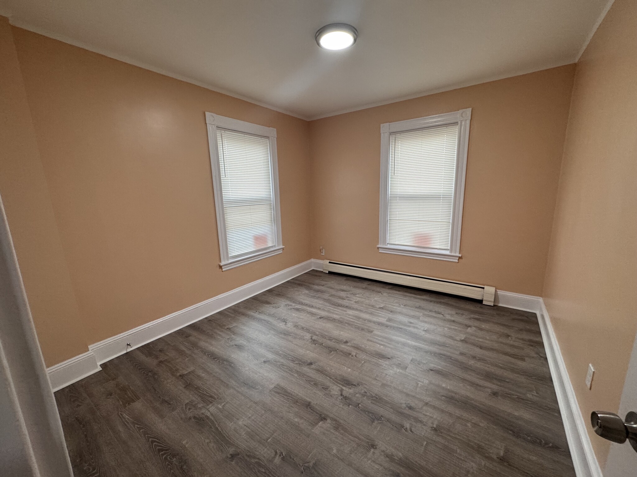 2 bed, 1 bath apartment for rent at 22 West Squantum St Unit 1, North Quincy — photo 3 of 25