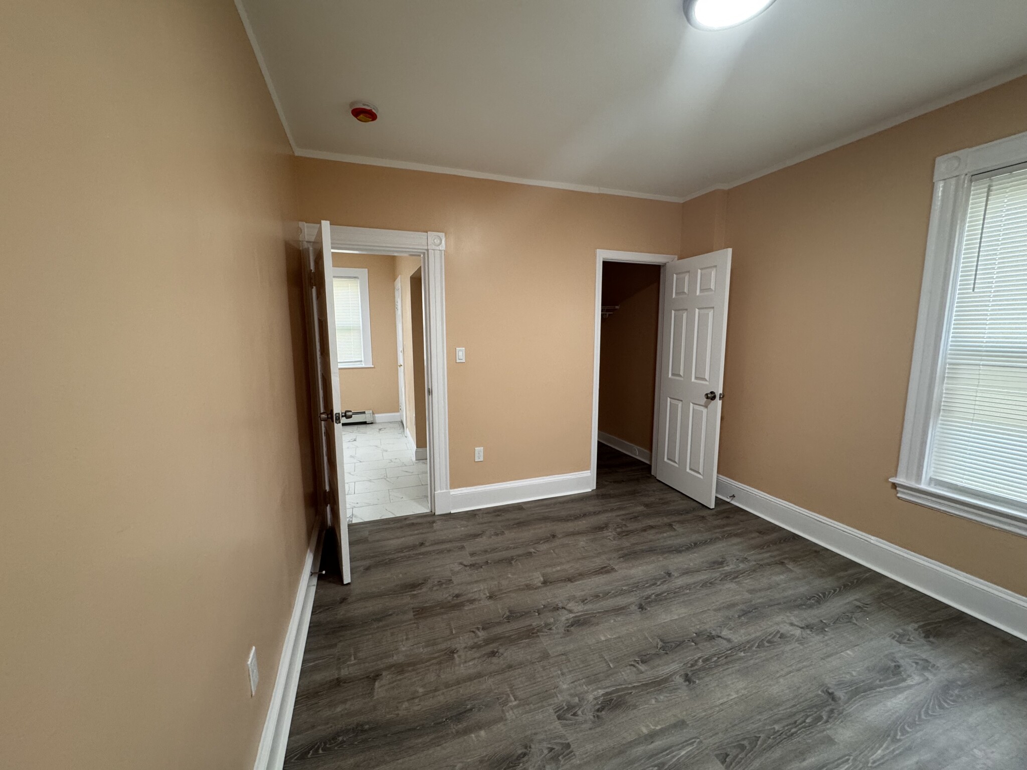 2 bed, 1 bath apartment for rent at 22 West Squantum St Unit 1, North Quincy — photo 4 of 25