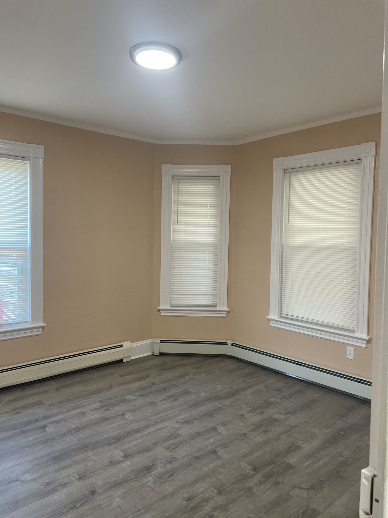 2 bed, 1 bath apartment for rent at 22 West Squantum St Unit 1, North Quincy — photo 23 of 25