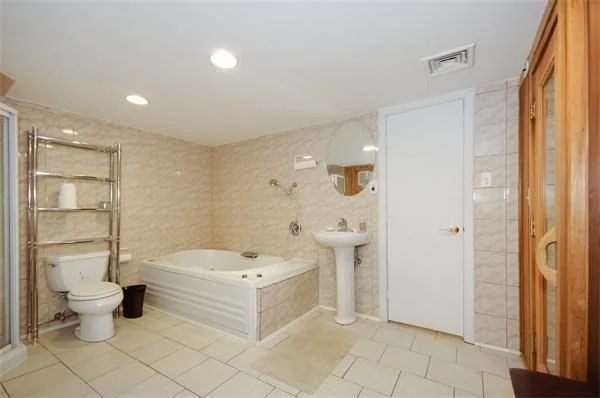 5 bed, 4+ bath apartment for rent at 22 Westlund Rd, Belmont — photo 21 of 26