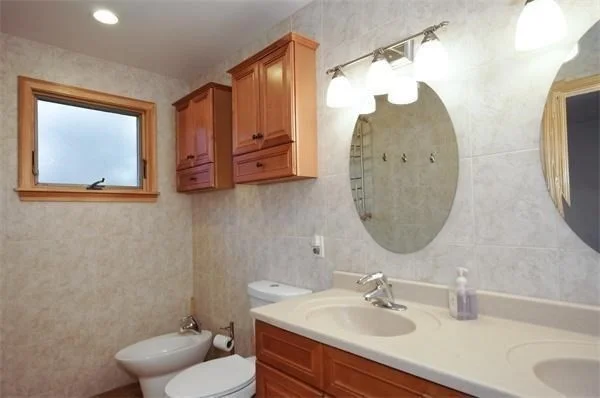 5 bed, 4+ bath apartment for rent at 22 Westlund Rd, Belmont — photo 17 of 26