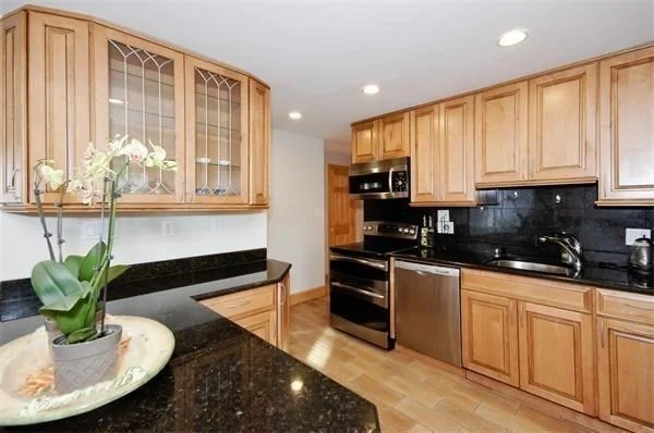 5 bed, 4+ bath apartment for rent at 22 Westlund Rd, Belmont — photo 5 of 26