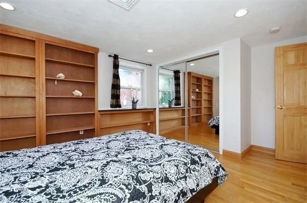5 bed, 4+ bath apartment for rent at 22 Westlund Rd, Belmont — photo 14 of 26