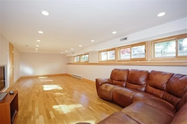 5 bed, 4+ bath apartment for rent at 22 Westlund Rd, Belmont — photo 19 of 26