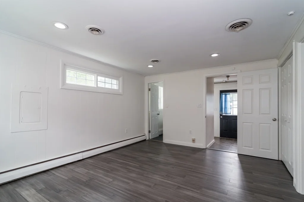 4 bed, 2 bath apartment for rent at 22 Wethersfield Rd, Natick — photo 11 of 22