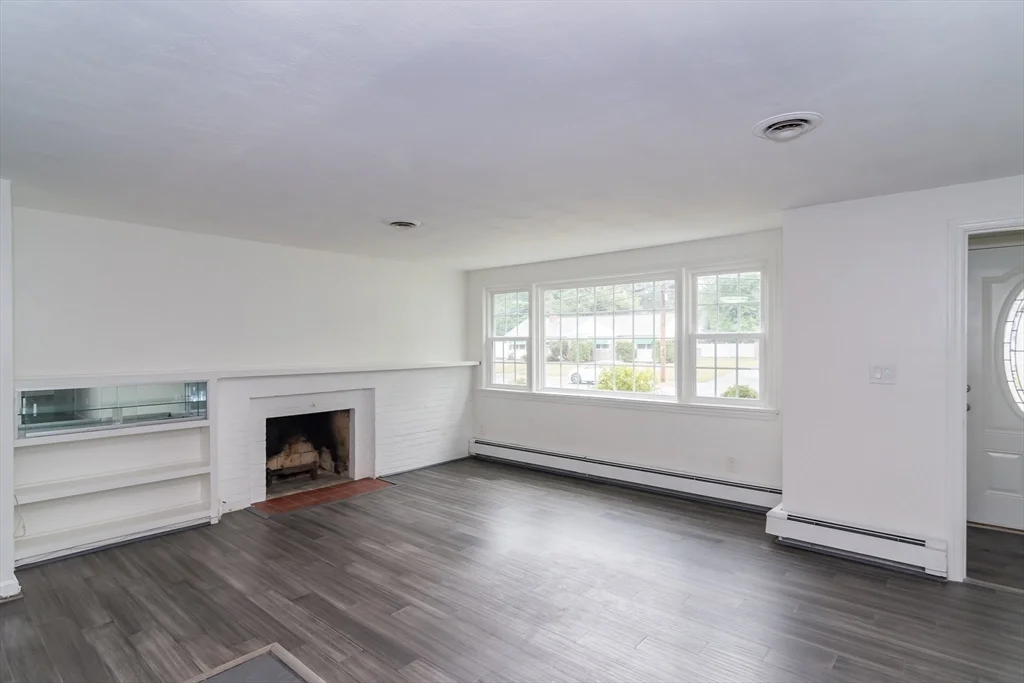4 bed, 2 bath apartment for rent at 22 Wethersfield Rd, Natick — photo 7 of 22
