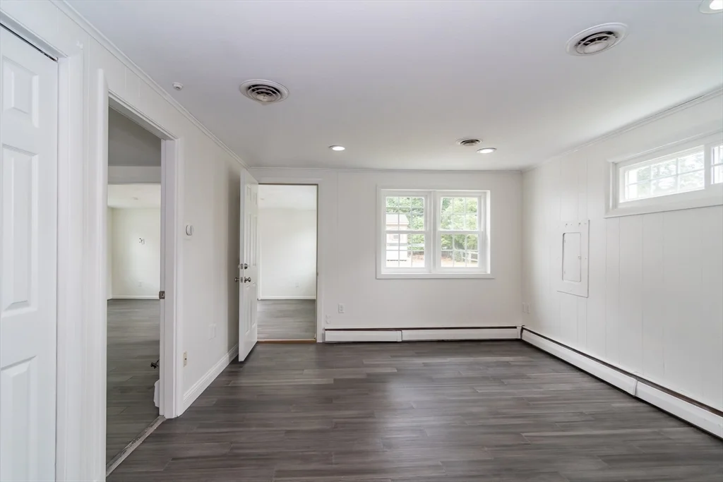 4 bed, 2 bath apartment for rent at 22 Wethersfield Rd, Natick — photo 10 of 22