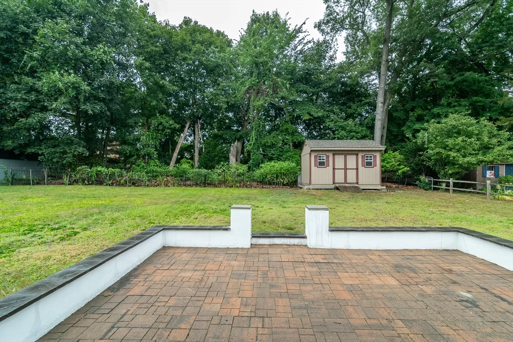 4 bed, 2 bath apartment for rent at 22 Wethersfield Rd, Natick — photo 19 of 22