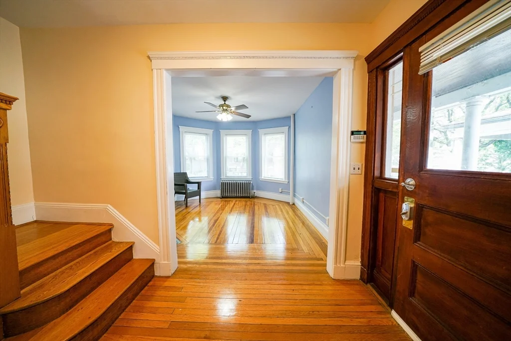 6 bed, 3 bath apartment for rent at 22 Winslow Rd Unit 22, North Brookline — photo 4 of 25