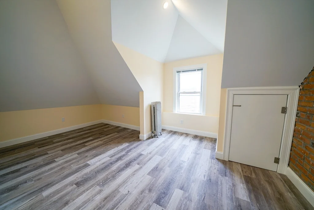 6 bed, 3 bath apartment for rent at 22 Winslow Rd Unit 22, North Brookline — photo 21 of 25
