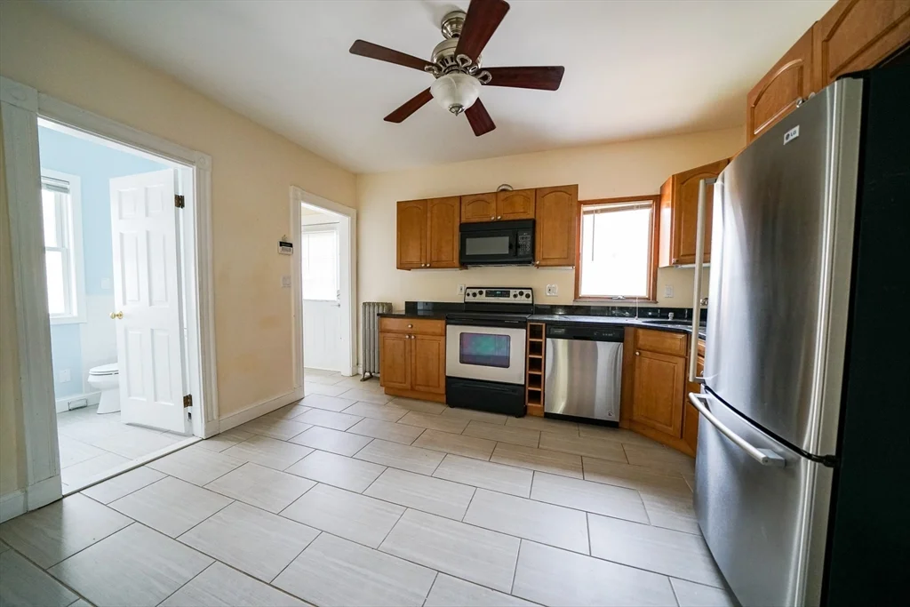 6 bed, 3 bath apartment for rent at 22 Winslow Rd Unit 22, North Brookline — photo 2 of 25