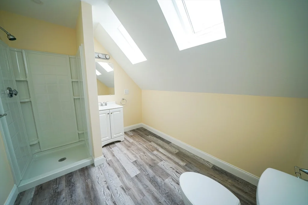 6 bed, 3 bath apartment for rent at 22 Winslow Rd Unit 22, North Brookline — photo 19 of 25
