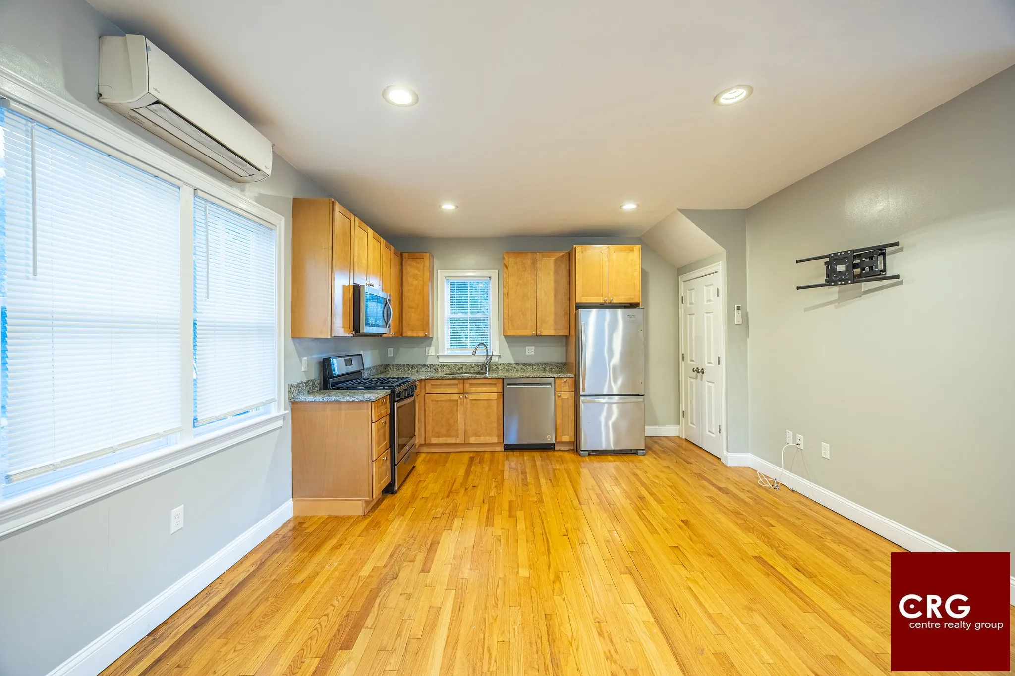 1 bed, 1 bath apartment for rent at 22 Winter St Unit 1, Newton Upper Falls — photo 2 of 20