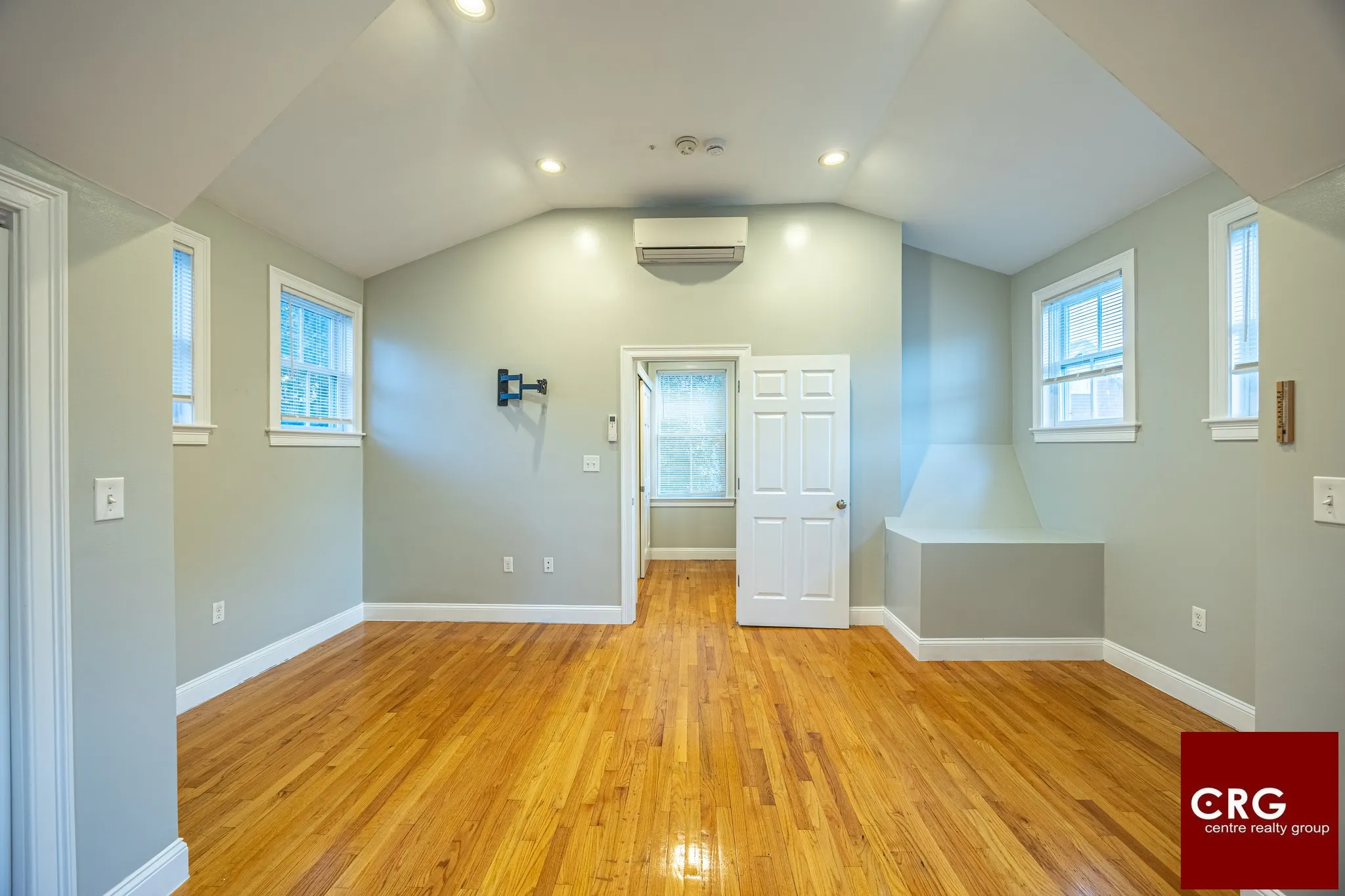 1 bed, 1 bath apartment for rent at 22 Winter St Unit 1, Newton Upper Falls — photo 11 of 20