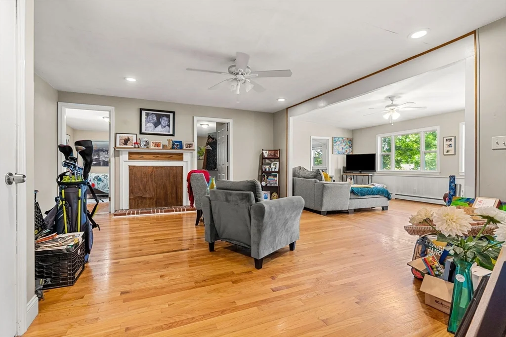 4 bed, 1 bath apartment for rent at 22 Witham St Unit 1, Gloucester — photo 11 of 27