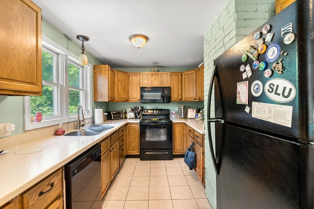 4 bed, 1 bath apartment for rent at 22 Witham St Unit 1, Gloucester — photo 19 of 27
