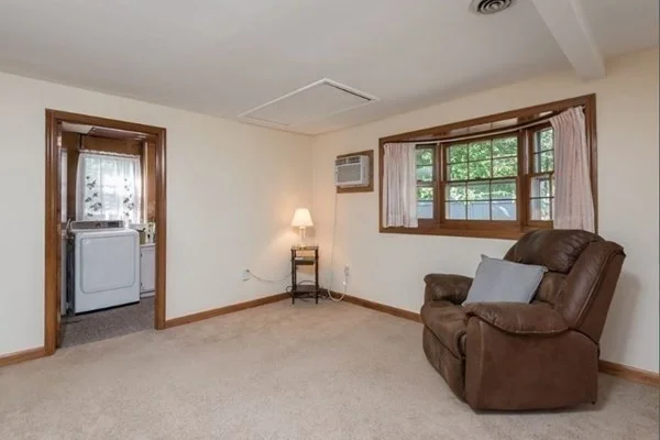 3 bed, 1 bath apartment for rent at 22 Woodedge Ln, Braintree — photo 10 of 16