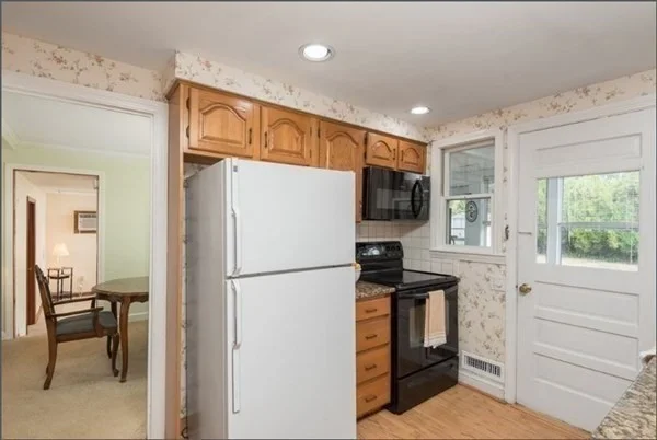 3 bed, 1 bath apartment for rent at 22 Woodedge Ln, Braintree — photo 6 of 16