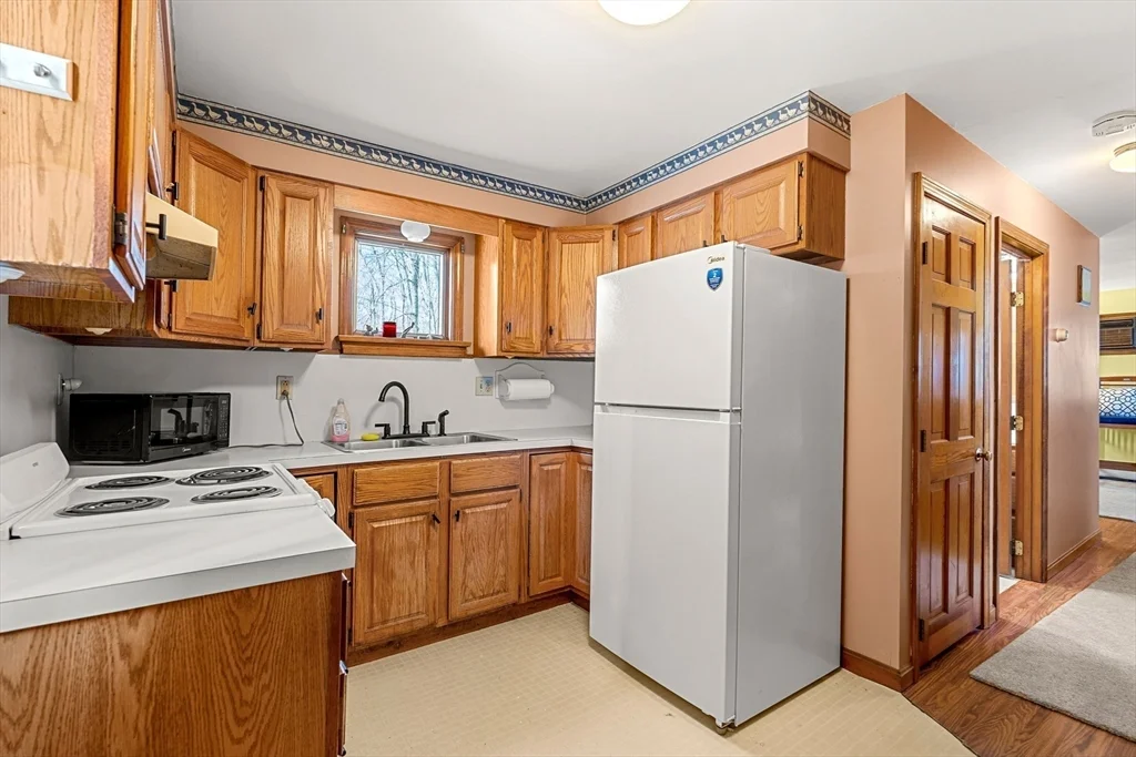1 bed, 1 bath apartment for rent at 22 Woodland St Unit 2, Merrimac — photo 7 of 15