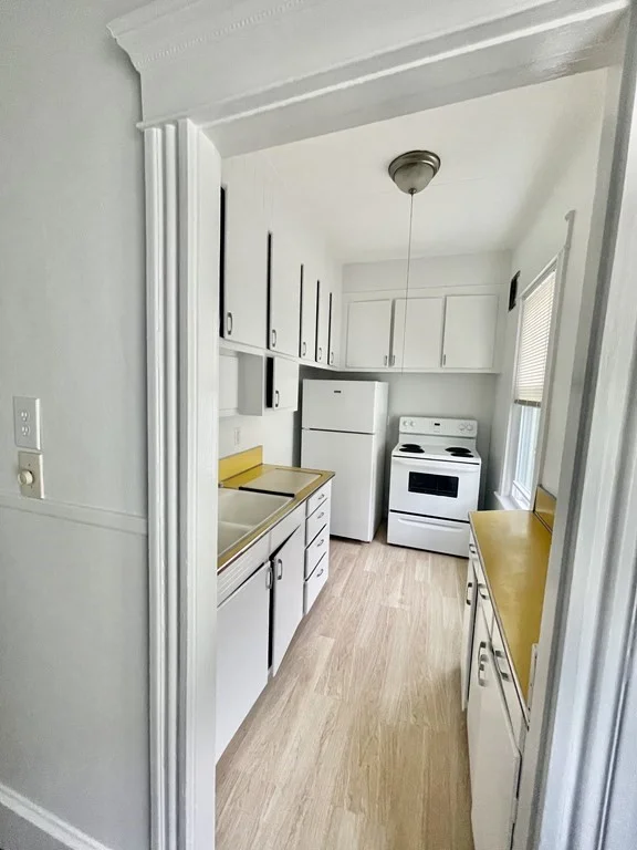 3 bed, 1 bath apartment for rent at 220-222 Mount Pleasant St Unit B, Northwest — photo 5 of 12