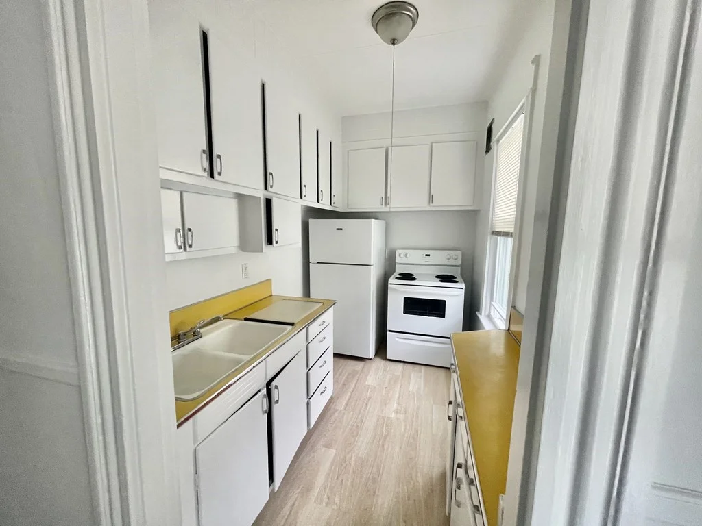 3 bed, 1 bath apartment for rent at 220-222 Mount Pleasant St Unit B, Northwest — photo 4 of 12