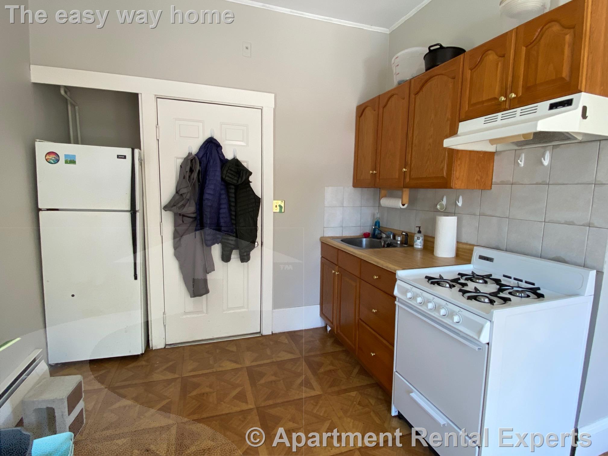 1 bed, 1 bath apartment for rent at 220 Banks St Unit 1, Riverside — photo 5 of 7