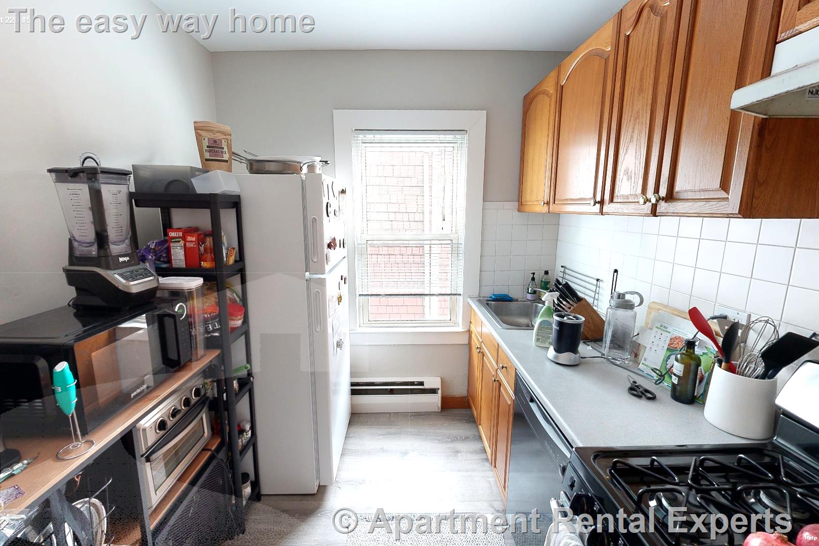 2 bed, 1 bath apartment for rent at 220 Banks St Unit 5, Riverside — photo 3 of 10