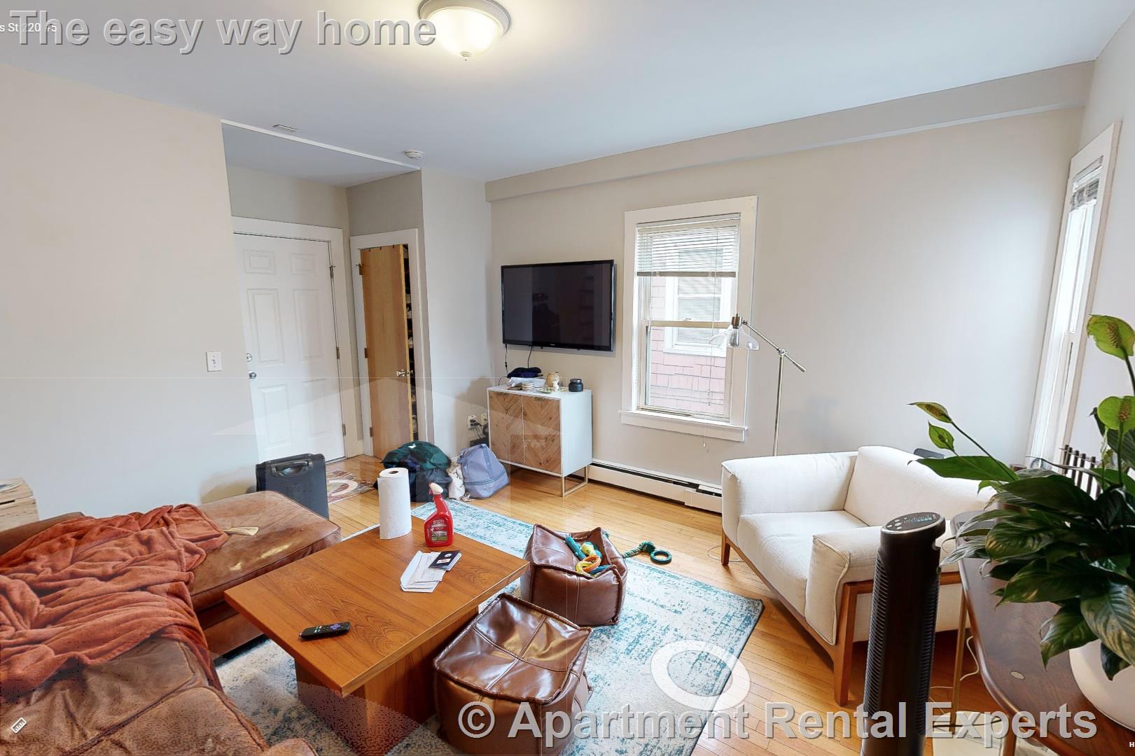 2 bed, 1 bath apartment for rent at 220 Banks St Unit 5, Riverside — photo 1 of 10