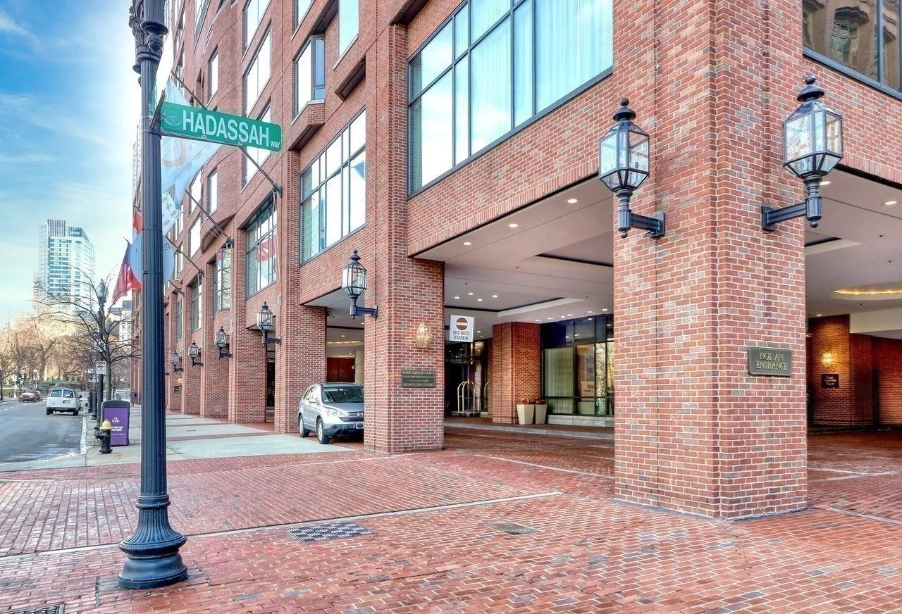 3 bed, 2 bath apartment for rent at 220 Boylston St Unit 1014-1016, Boston Downtown — photo 10 of 15