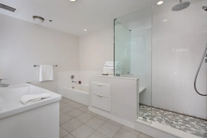 3 bed, 3 bath apartment for rent at 220 Boylston St Unit 1612/1624, Boston Downtown — photo 13 of 26