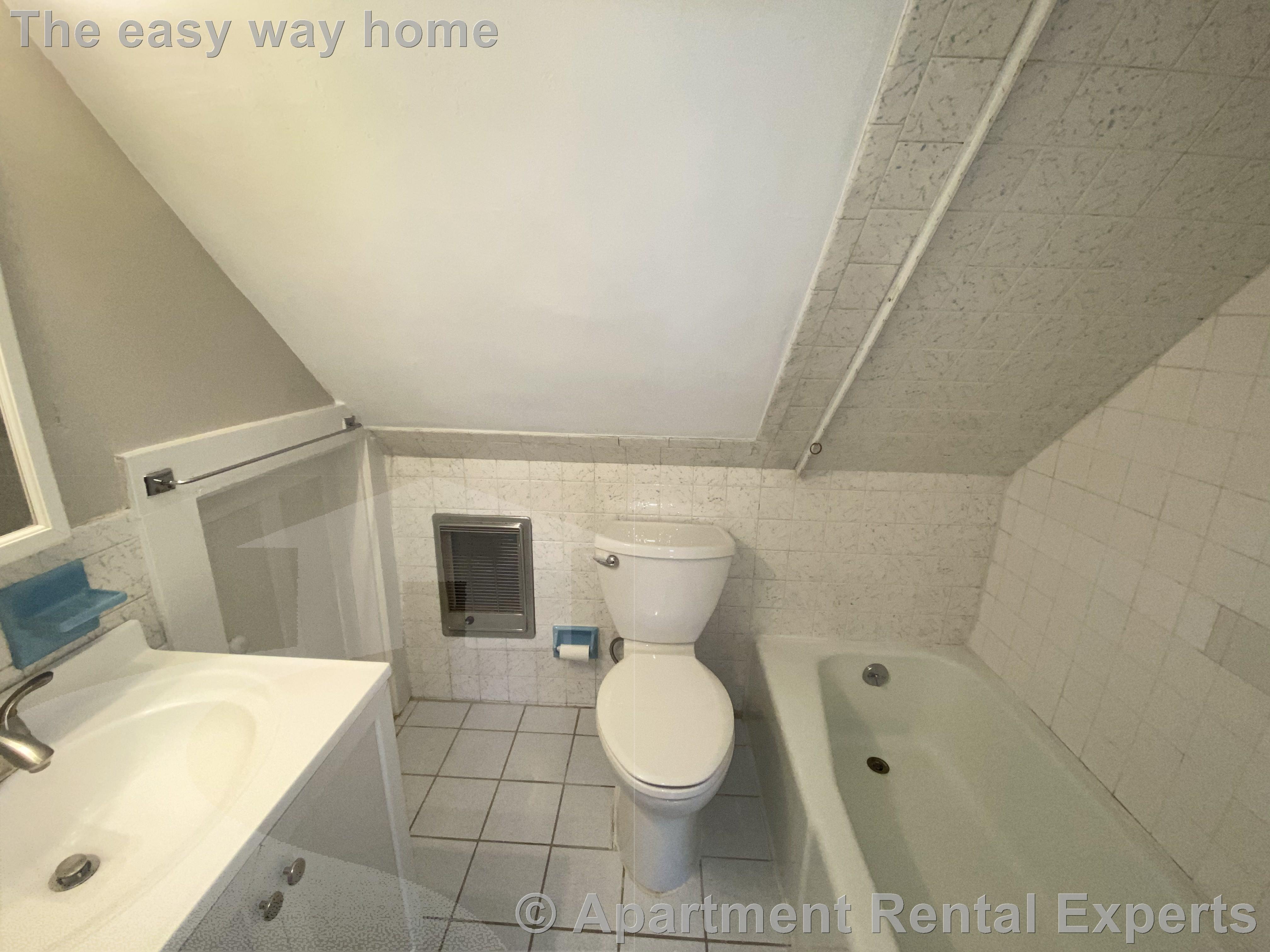 Studio bed, 1 bath apartment for rent at 220 Concord Ave Unit 3, Huron Village — photo 9 of 10
