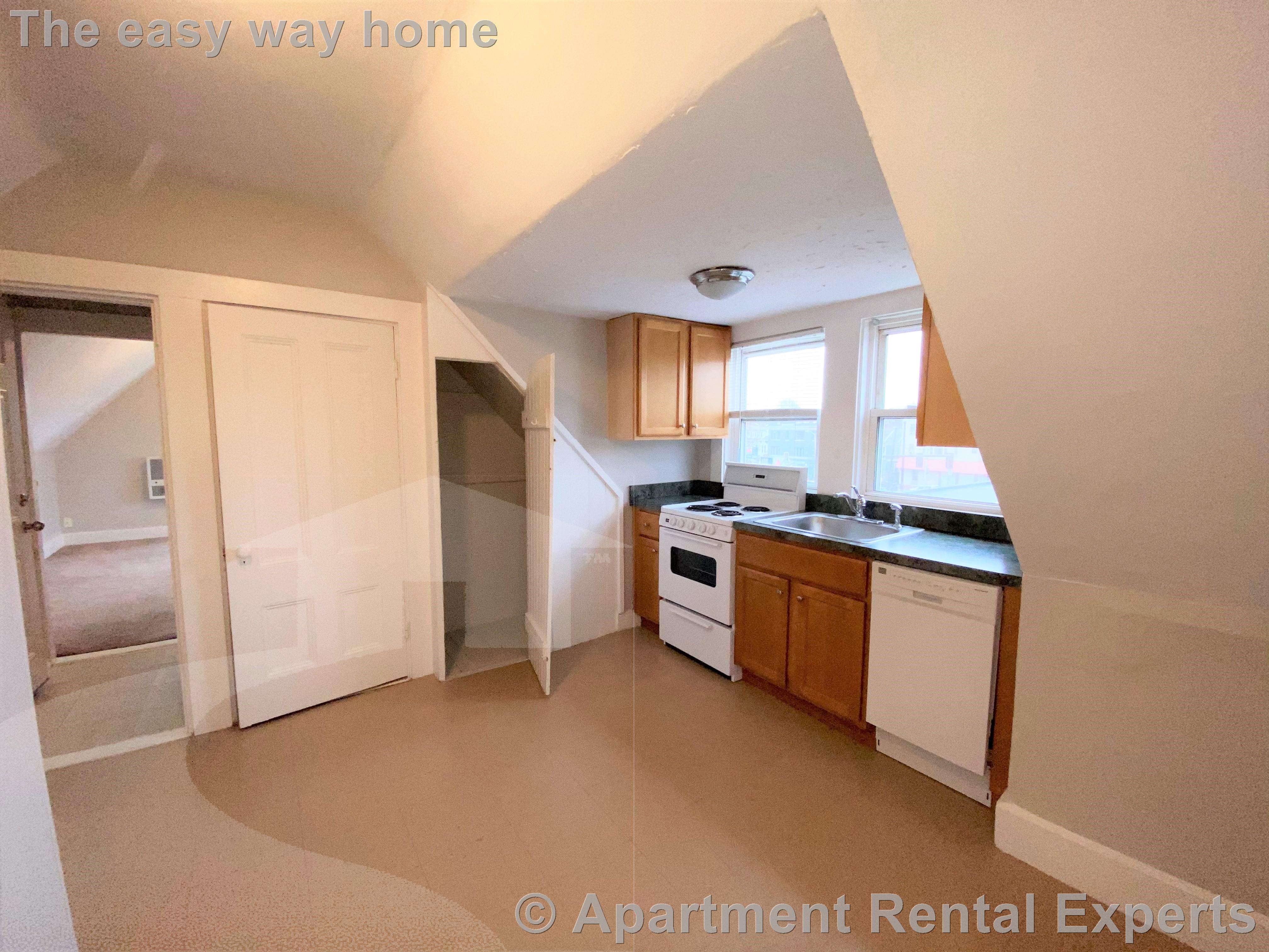 Studio bed, 1 bath apartment for rent at 220 Concord Ave Unit 3, Huron Village — photo 1 of 10