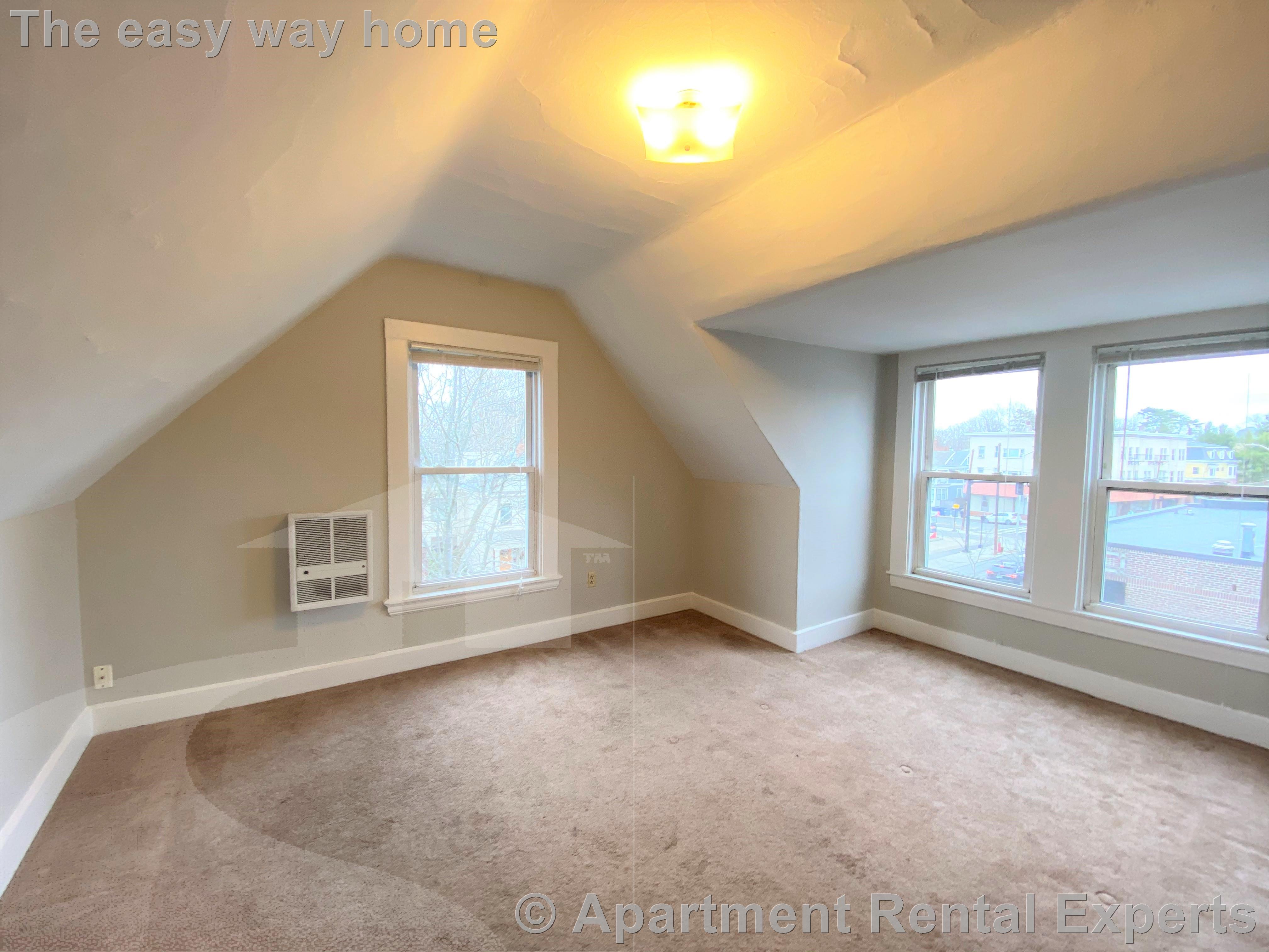 Studio bed, 1 bath apartment for rent at 220 Concord Ave Unit 3, Huron Village — photo 3 of 10