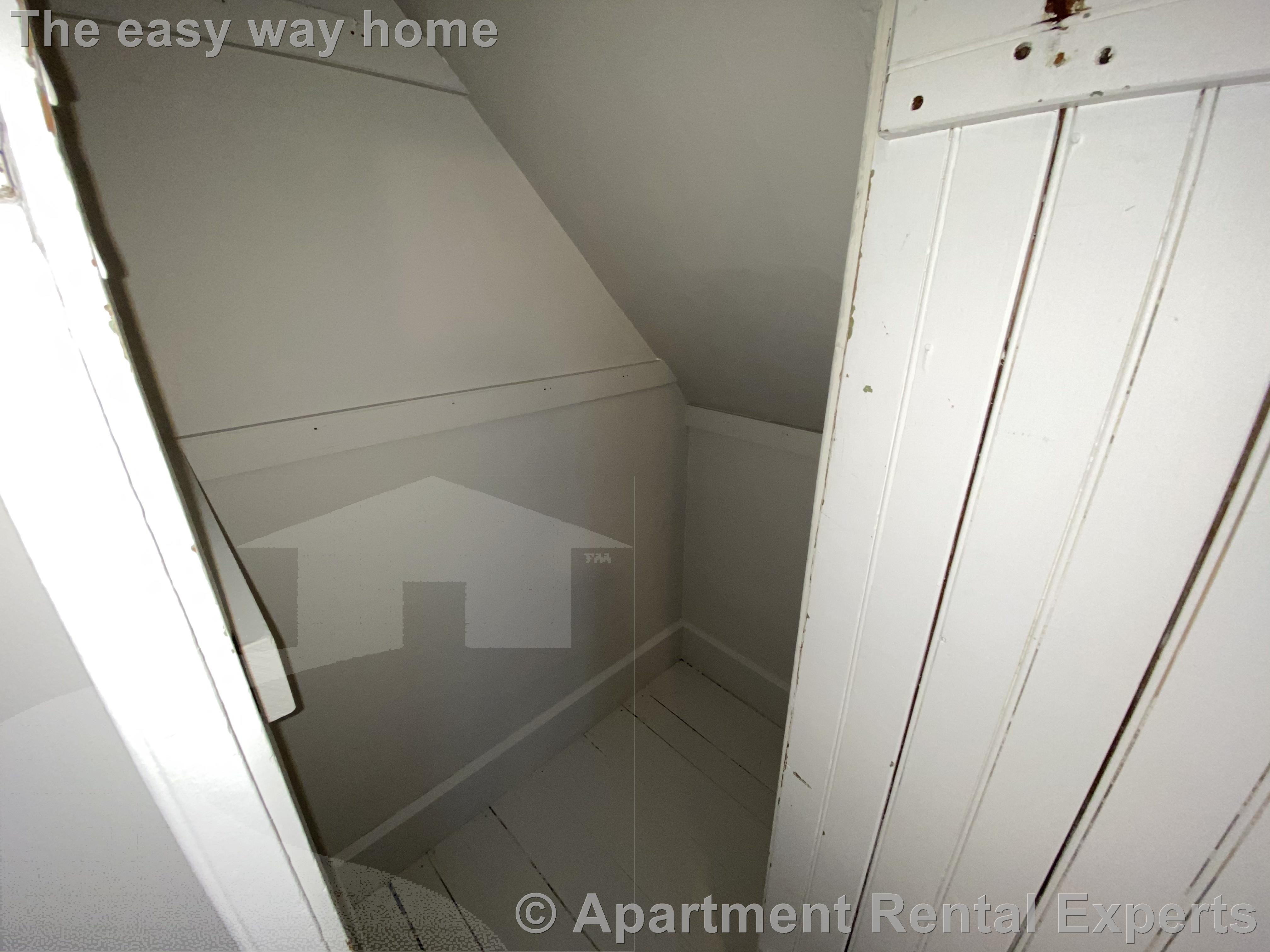 Studio bed, 1 bath apartment for rent at 220 Concord Ave Unit 3, Huron Village — photo 7 of 10