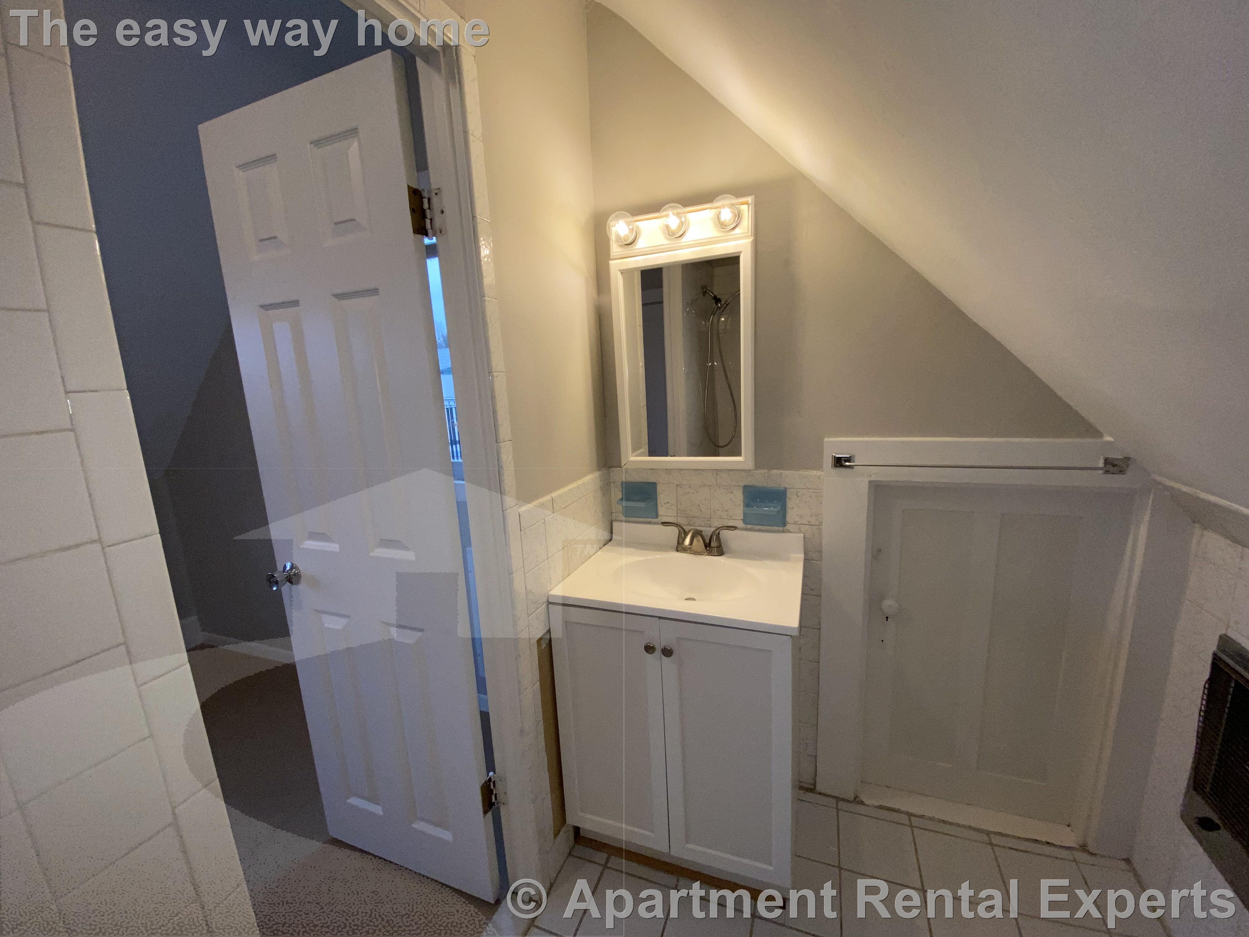 Studio bed, 1 bath apartment for rent at 220 Concord Ave Unit 3, Huron Village — photo 10 of 10