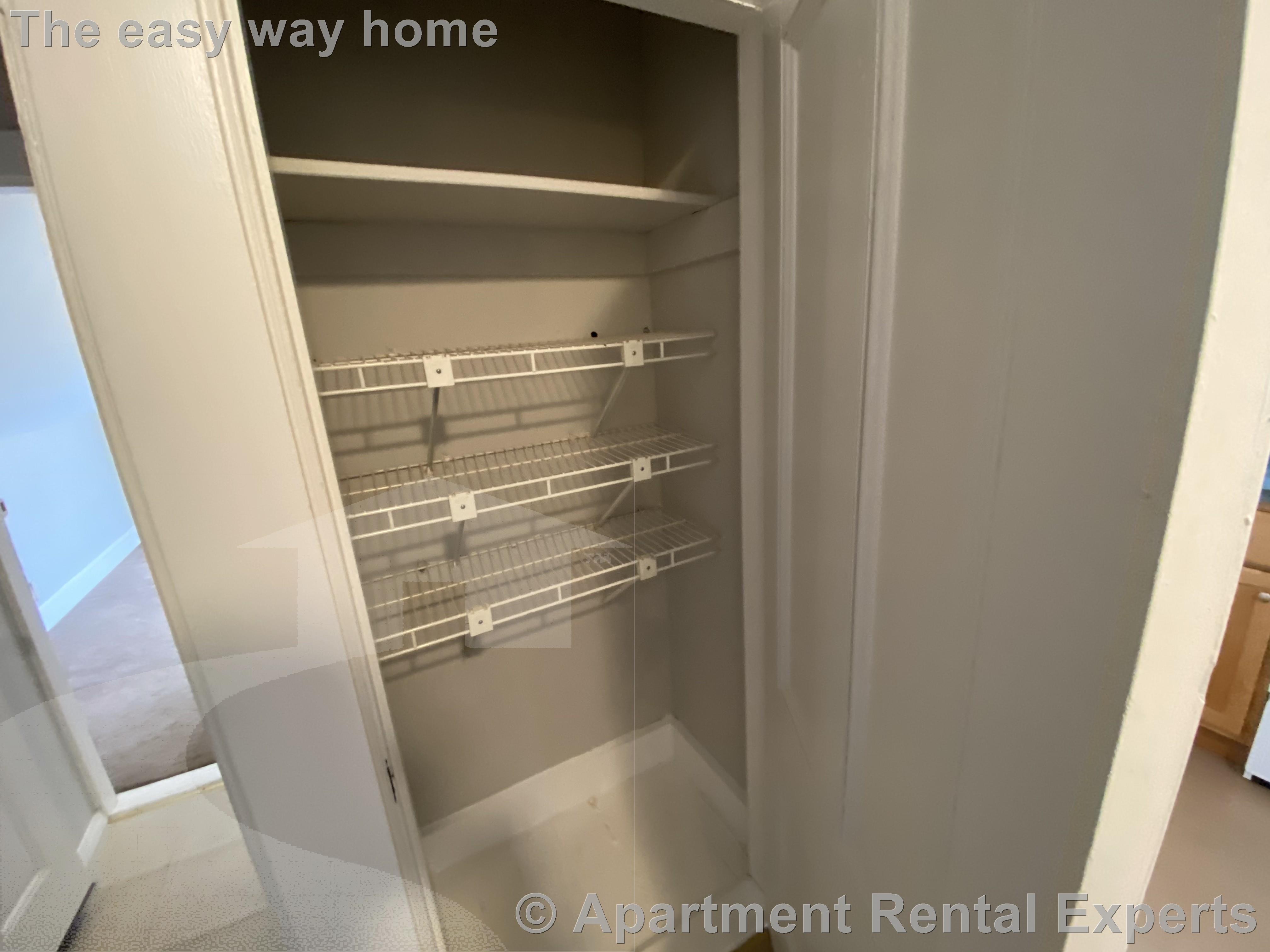 Studio bed, 1 bath apartment for rent at 220 Concord Ave Unit 3, Huron Village — photo 6 of 10