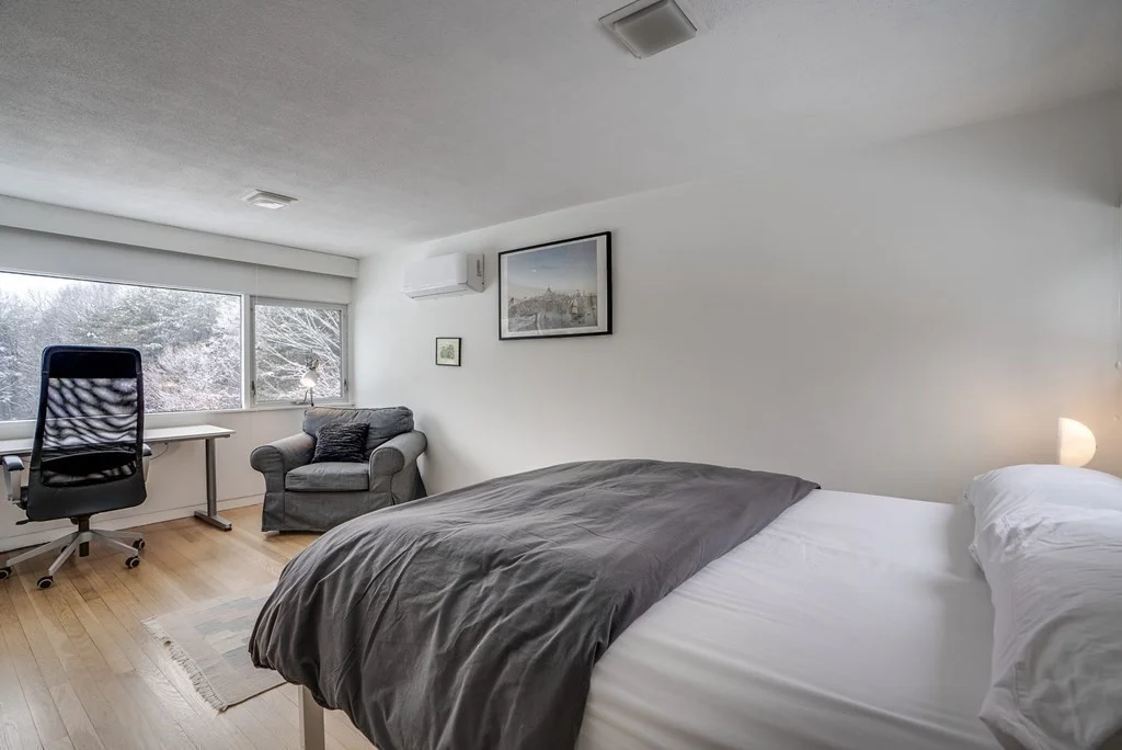 5 bed, 4+ bath apartment for rent at 220 Dudley Rd, Bedford — photo 33 of 42