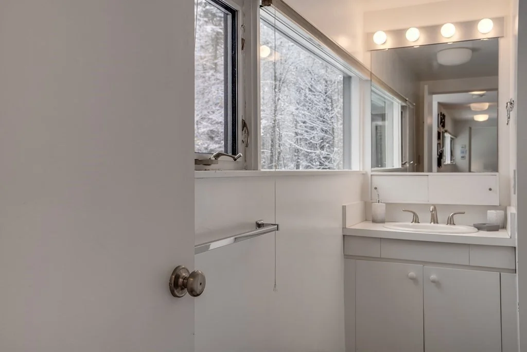 5 bed, 4+ bath apartment for rent at 220 Dudley Rd, Bedford — photo 34 of 42